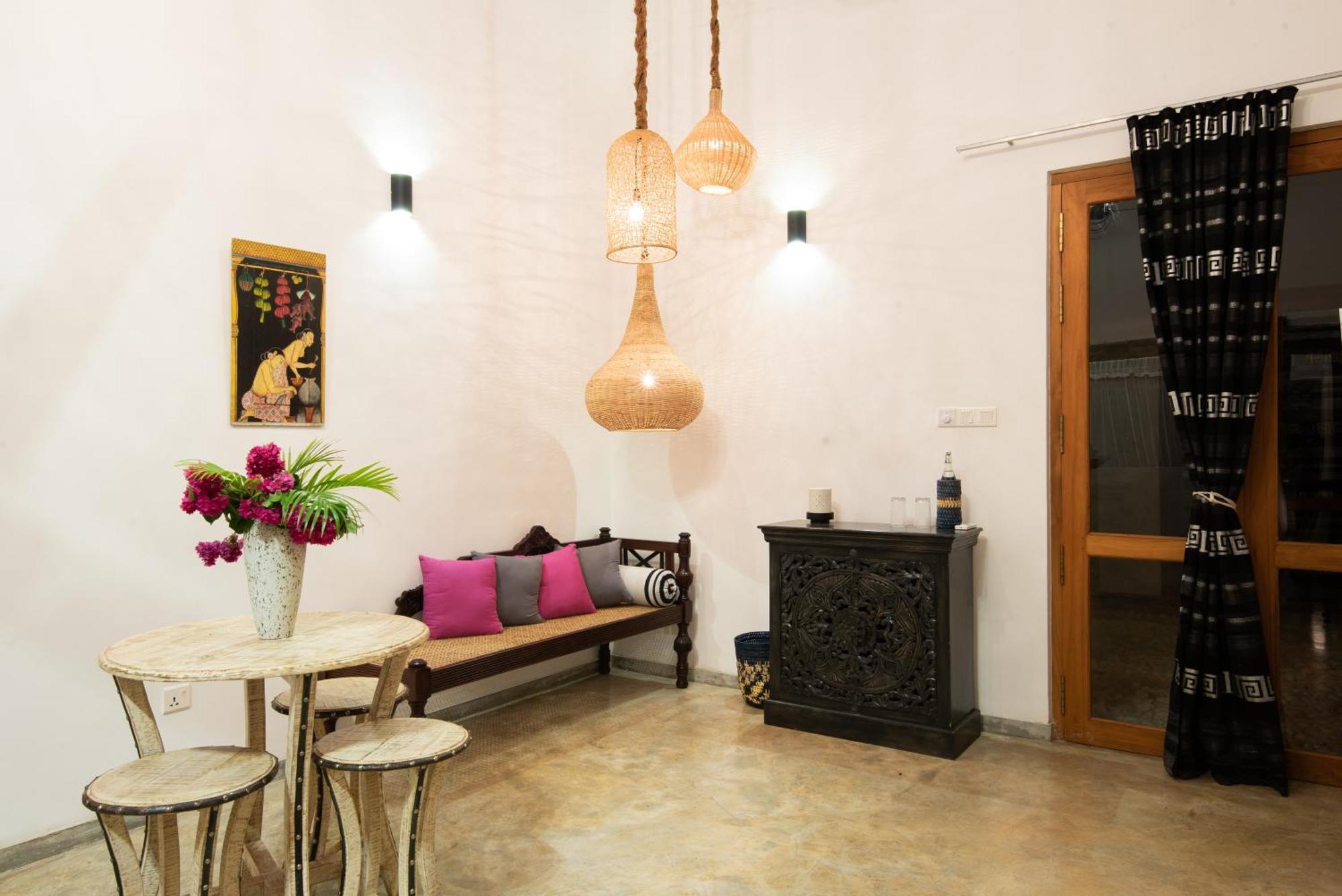 Tropical House - Jungleside Villa Hikkaduwa Room photo