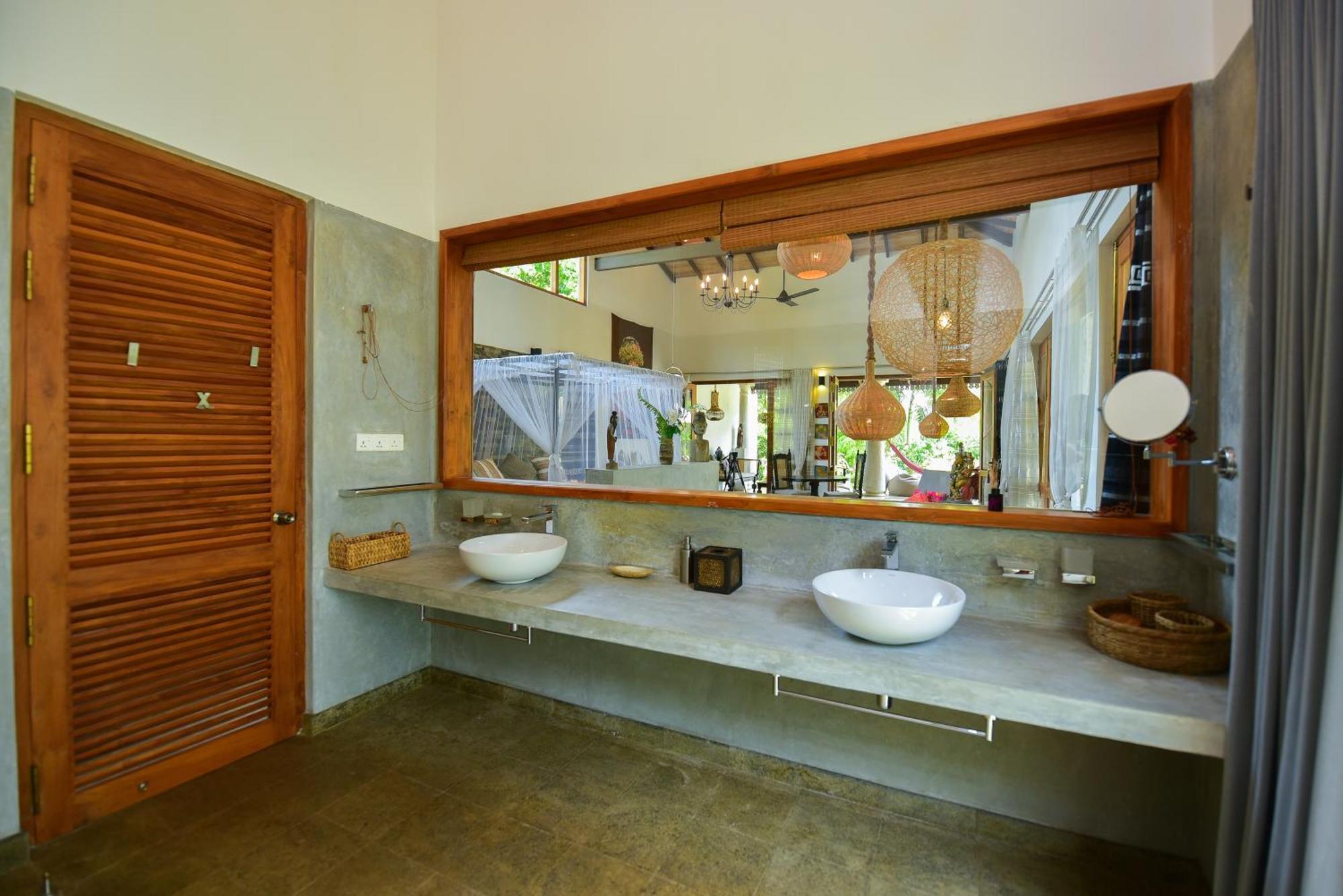 Tropical House - Jungleside Villa Hikkaduwa Room photo