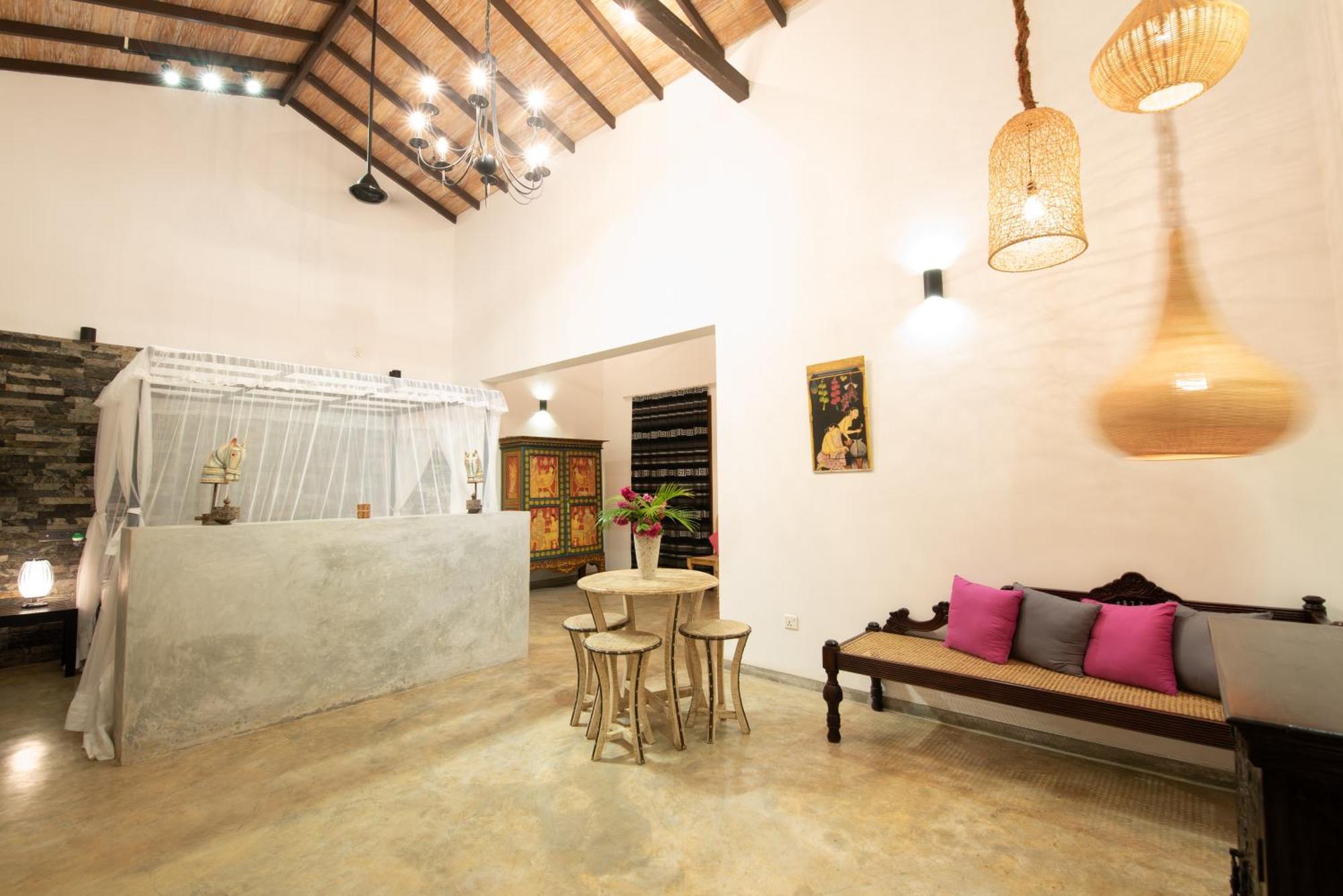 Tropical House - Jungleside Villa Hikkaduwa Room photo